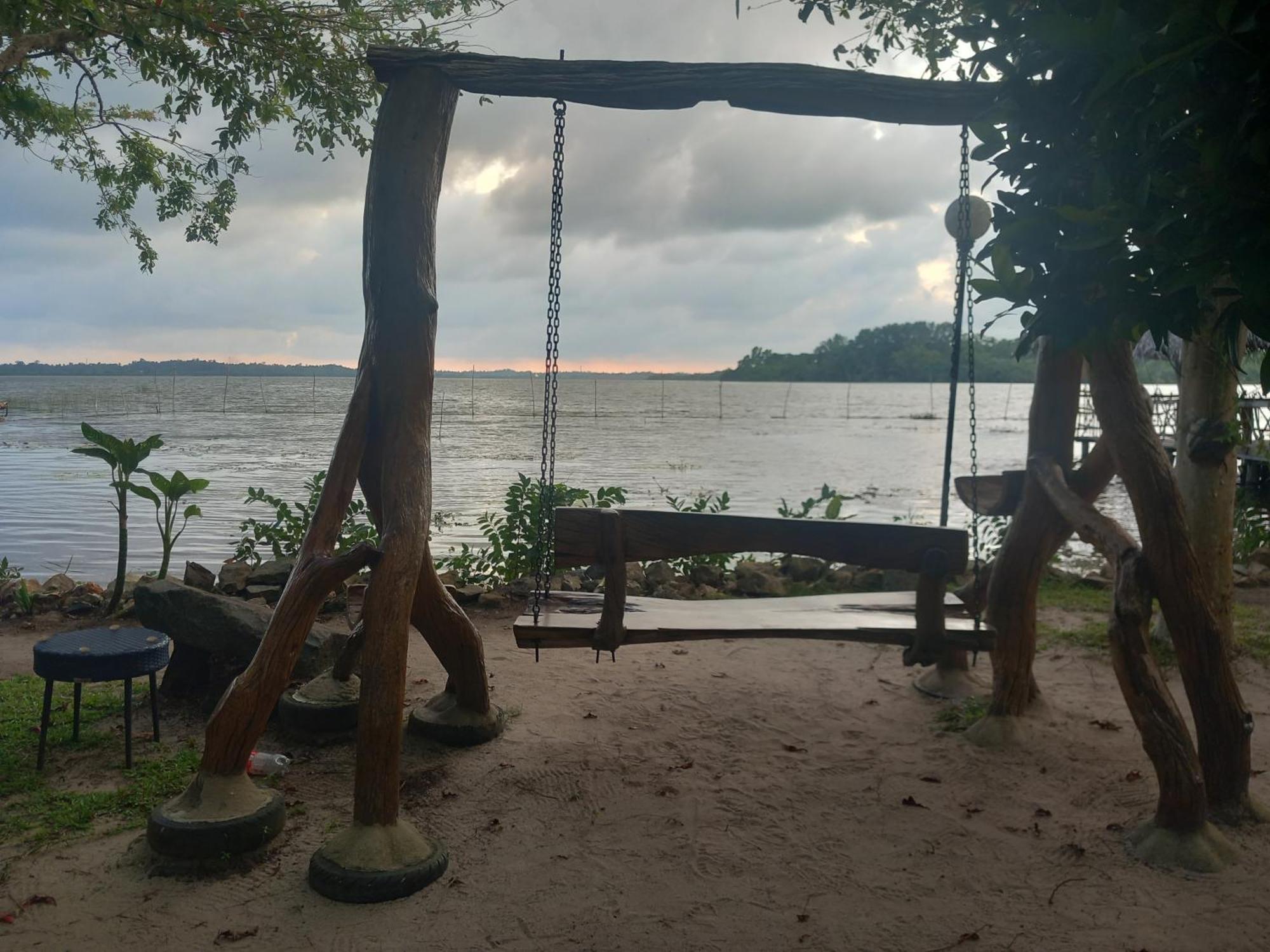 Lake Resort Bolgoda Wadduwa Eksteriør billede