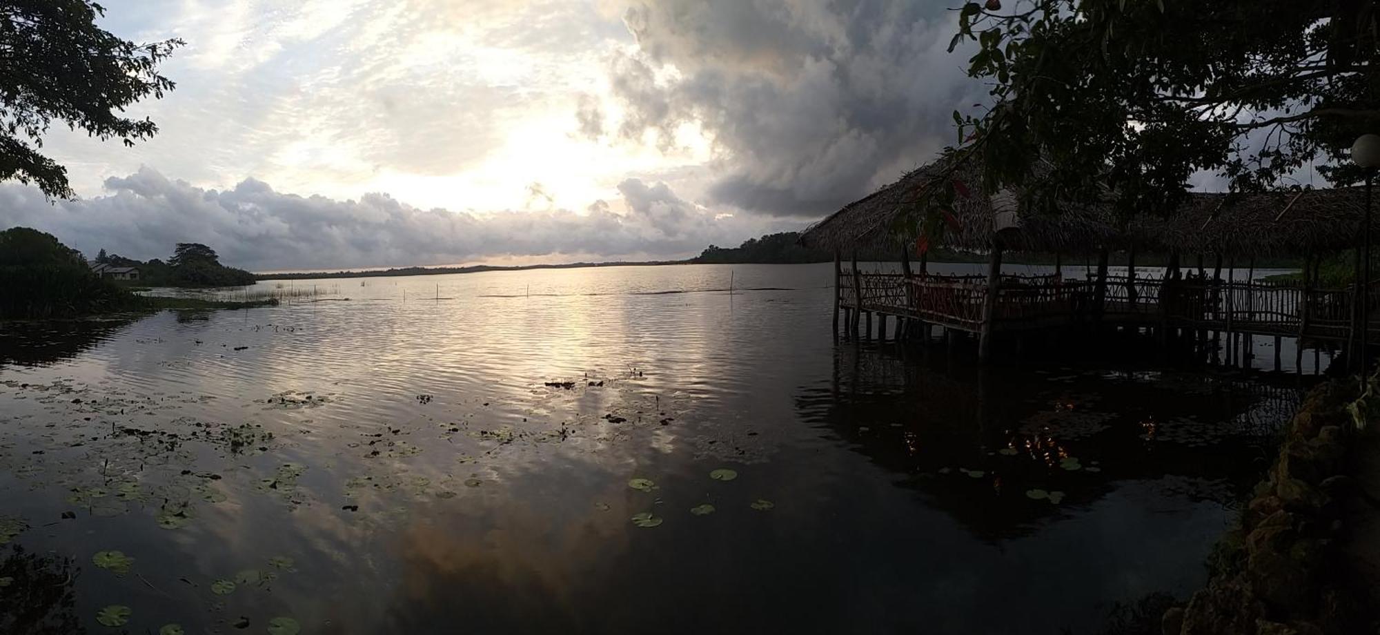 Lake Resort Bolgoda Wadduwa Eksteriør billede